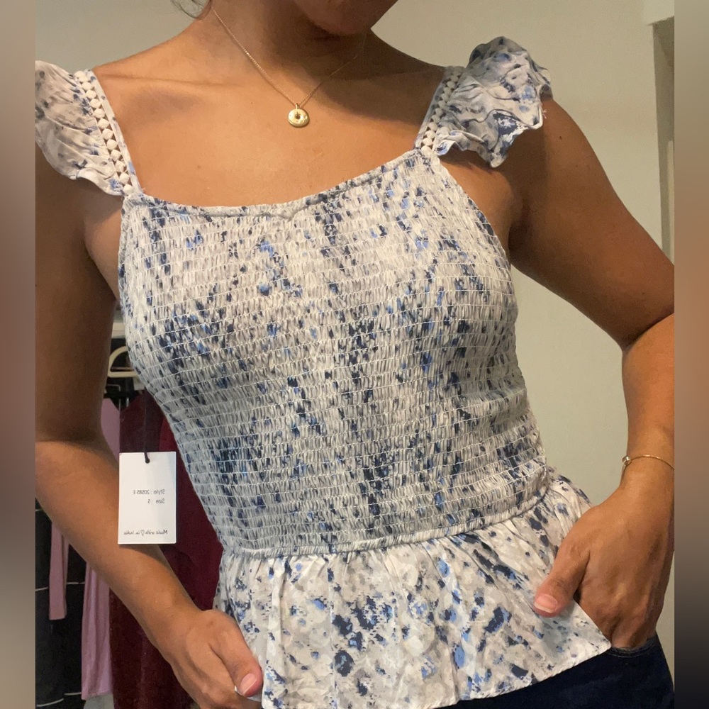 Blue flower ruched top